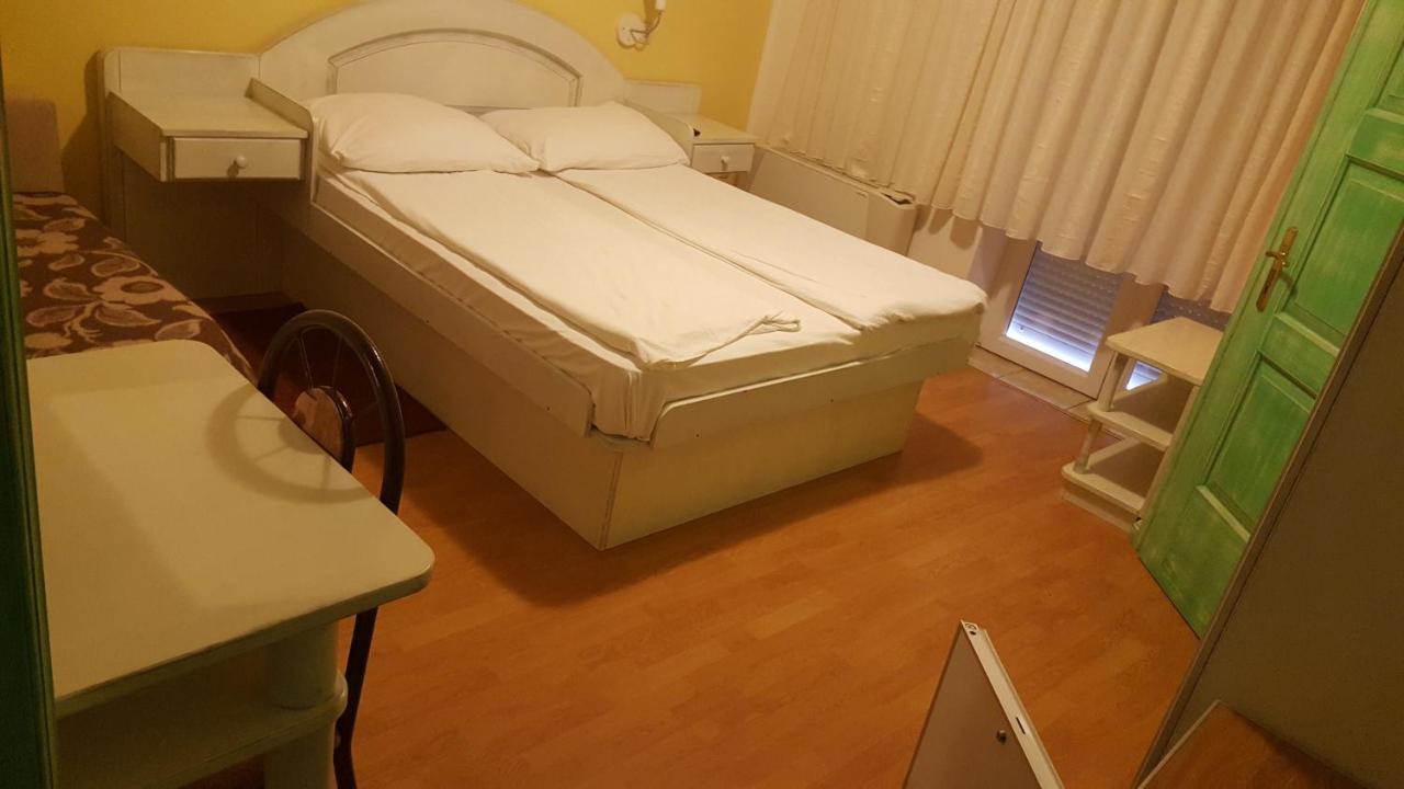 Pansion Dragica Apartment Раб Екстериор снимка